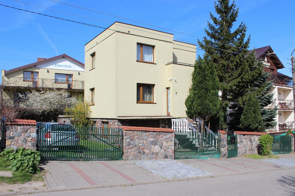 Dw Komandor Apartment Wladyslawowo Exterior photo